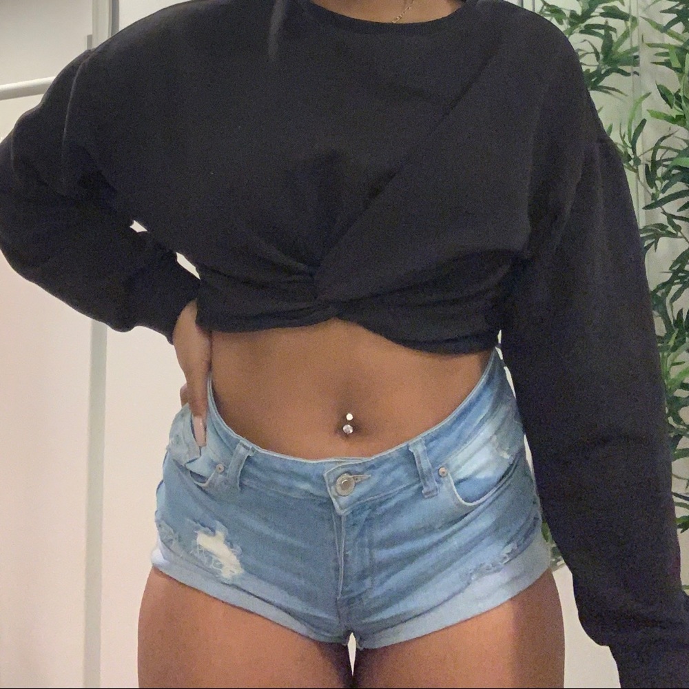 H&M Black Cropped Sweater